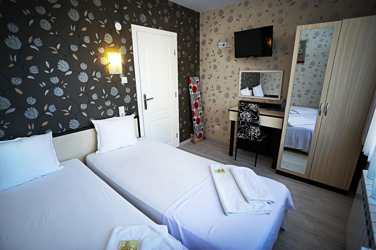 Apart Hotel Central Момчилград Экстерьер фото